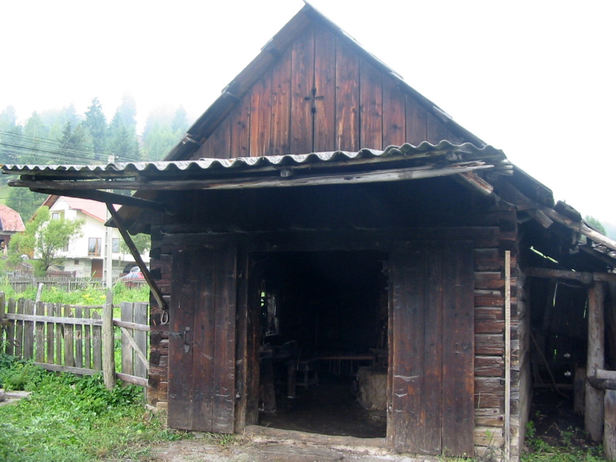 Smithery from Fundu Moldovei, Suceava county, original