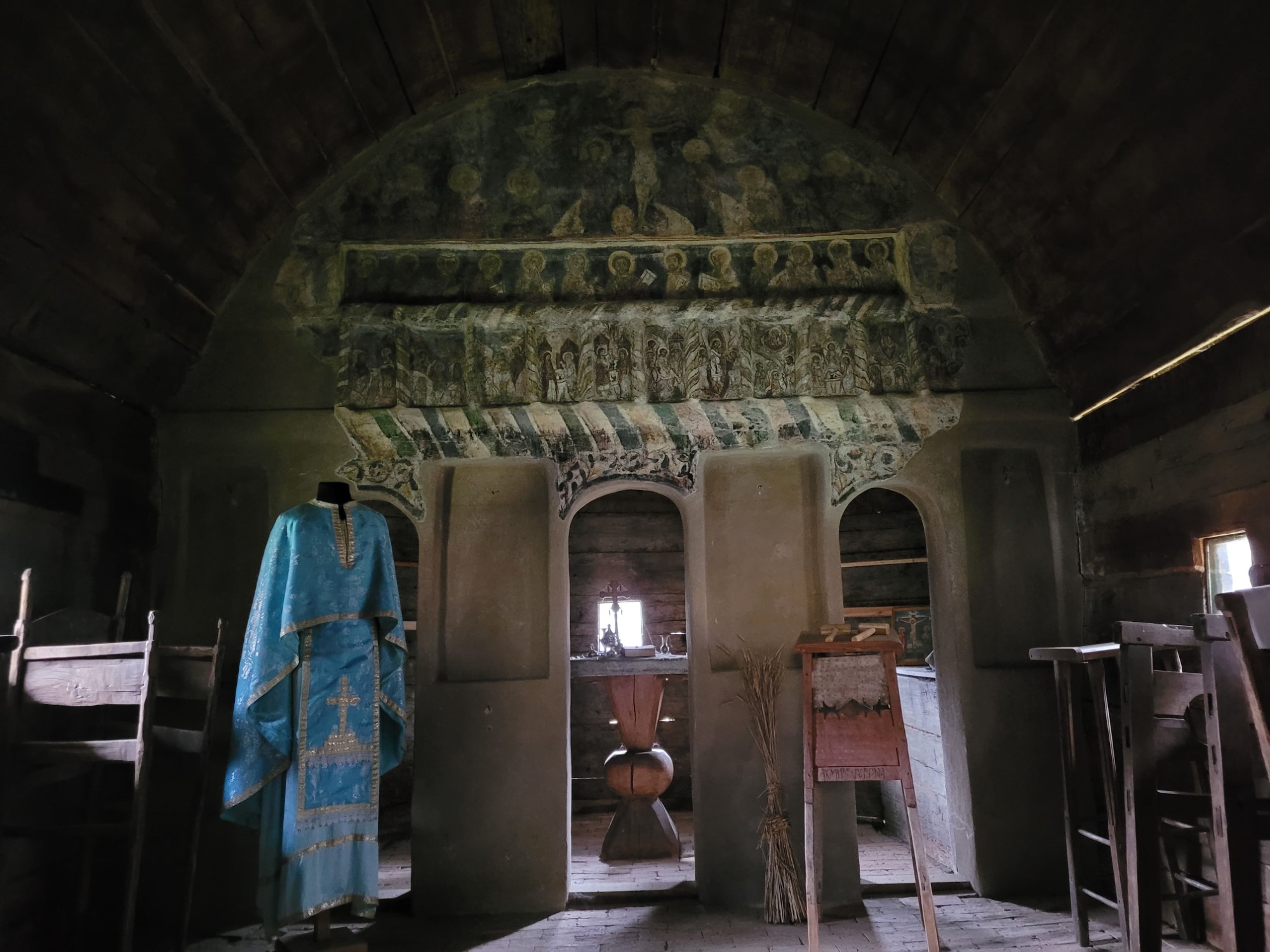 Church from Comănești, Gorj county 3