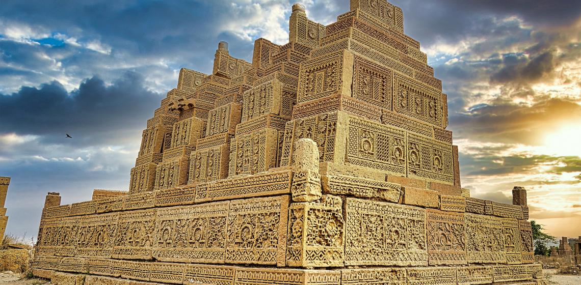 Makli Hills Monuments (PK), Picture credits: Rahmatullah Khan