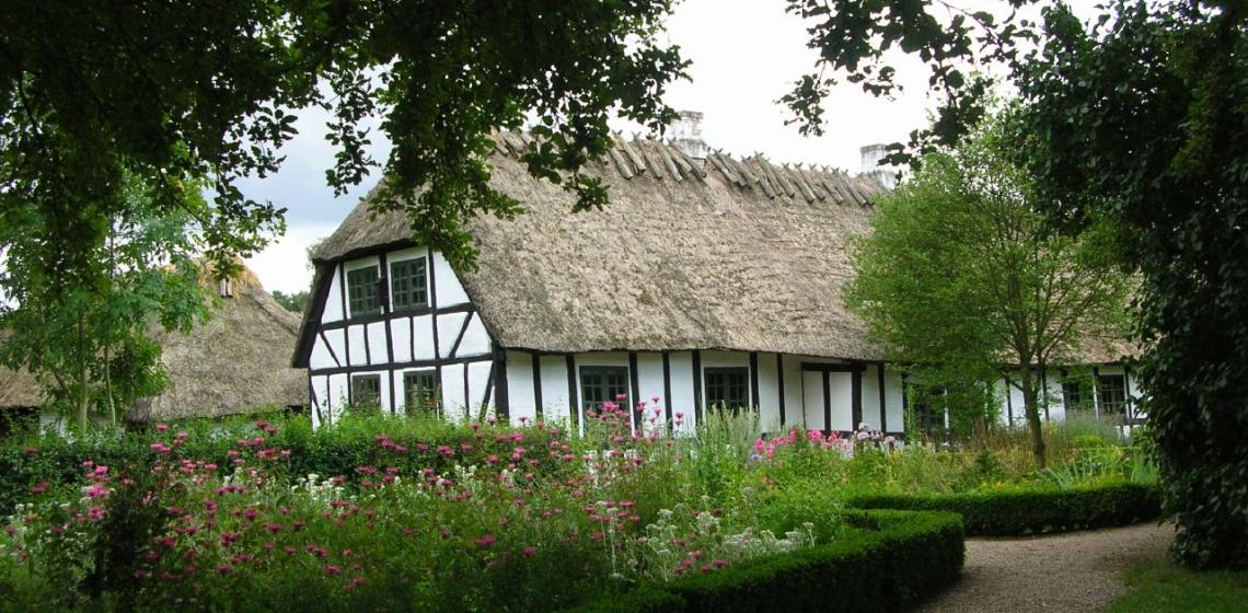 Image: Timber framed farm from the Odense open-air museum Den Fynske Landsby. By chocoborama - Maison typique, CC BY 2.0, https://commons.wikimedia.org/w/index.php?curid=2981357